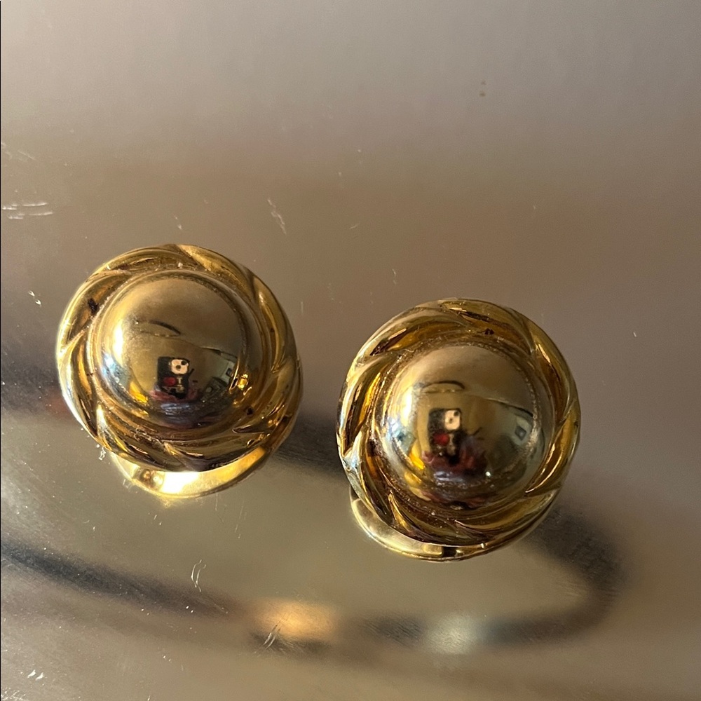 Elegant Gold-Tone Earrings vintage